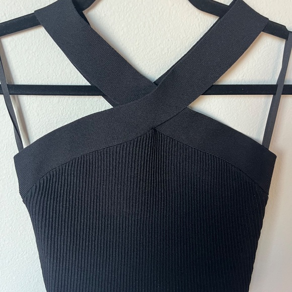 Aritzia babaton Ribbed Criss Cross halter - Picture 3 of 6